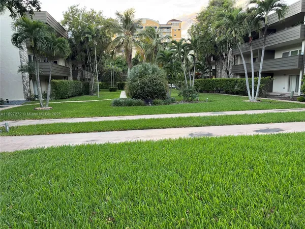 $2,350 | 8315 Southwest 72nd Avenue, Unit 101B, Miami, FL 33143