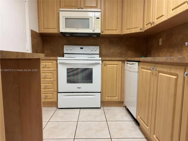 $2,350 | 8315 Southwest 72nd Avenue, Unit 101B, Miami, FL 33143