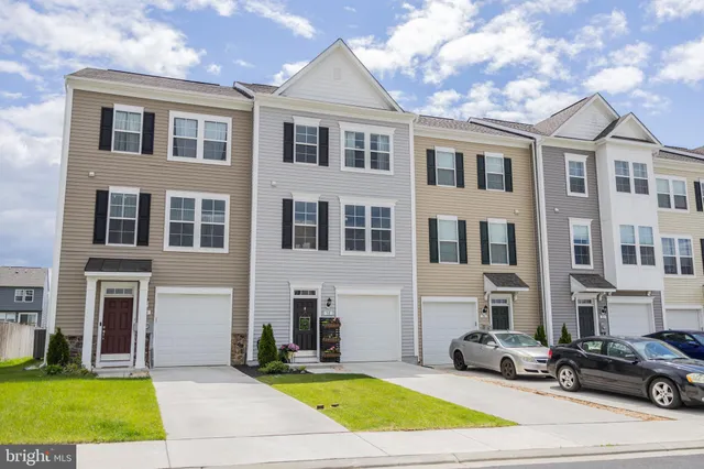 $299,000 | 30 Kirby Court, Bunker Hill, WV 25413