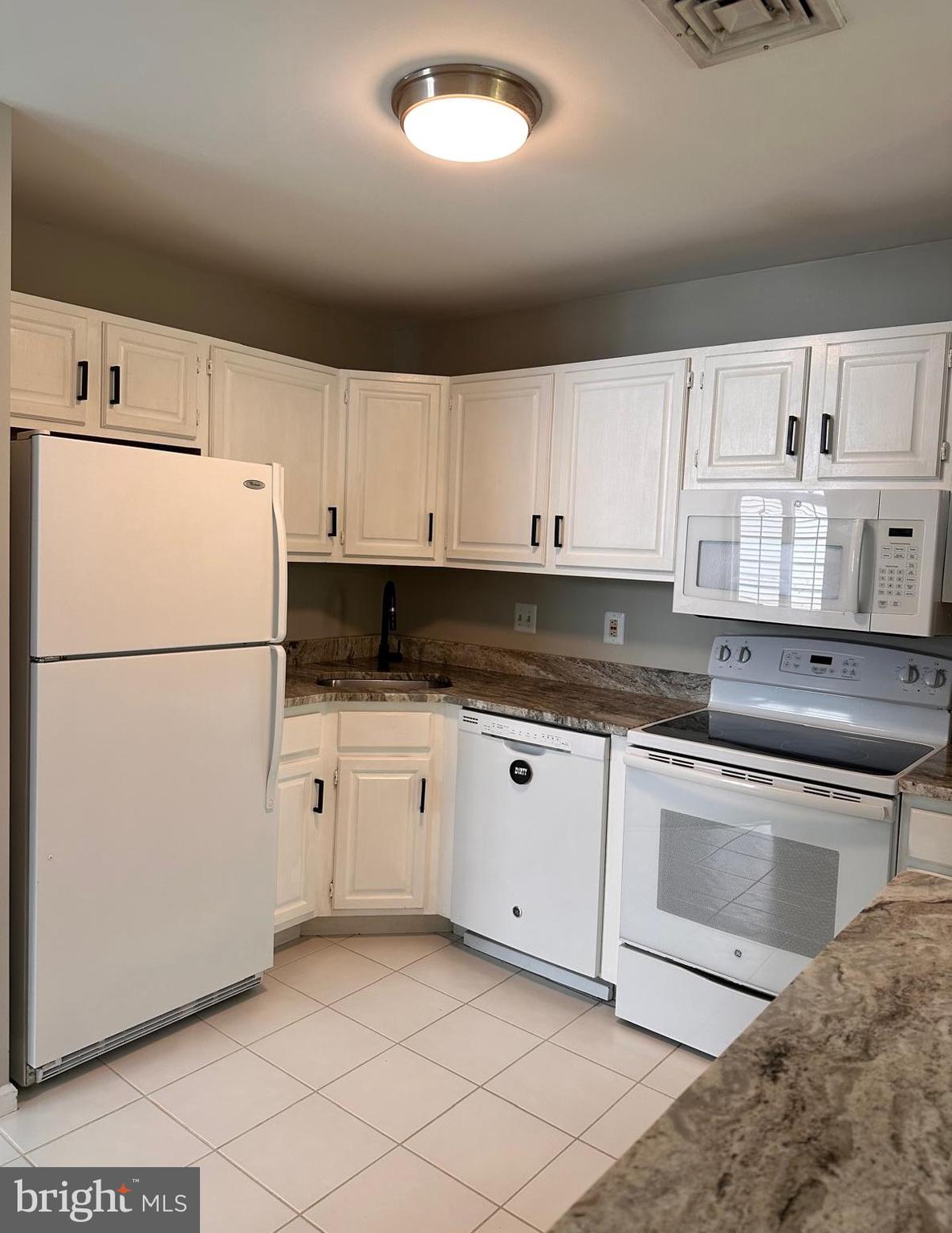 55 Eraser Road Moorestown, NJ 08057 - Photo 9 of 28