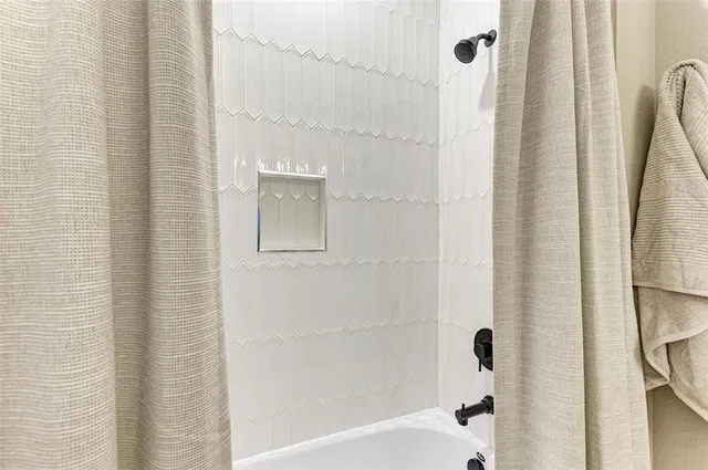 $5,250 | 10016 Rembrandt Terrace, Unit 101, Bradenton, FL 34212