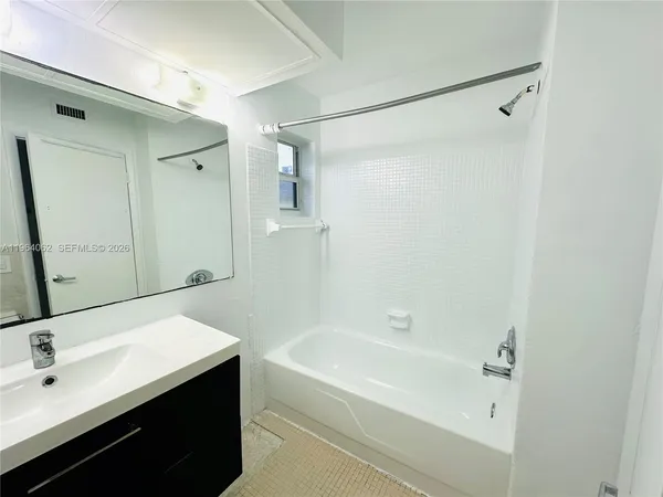 $2,100 | 7308 Southwest 82nd Street, Unit A216, Miami, FL 33143