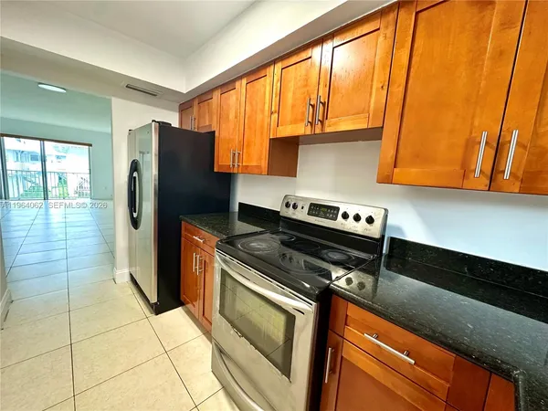 $2,100 | 7308 Southwest 82nd Street, Unit A216, Miami, FL 33143