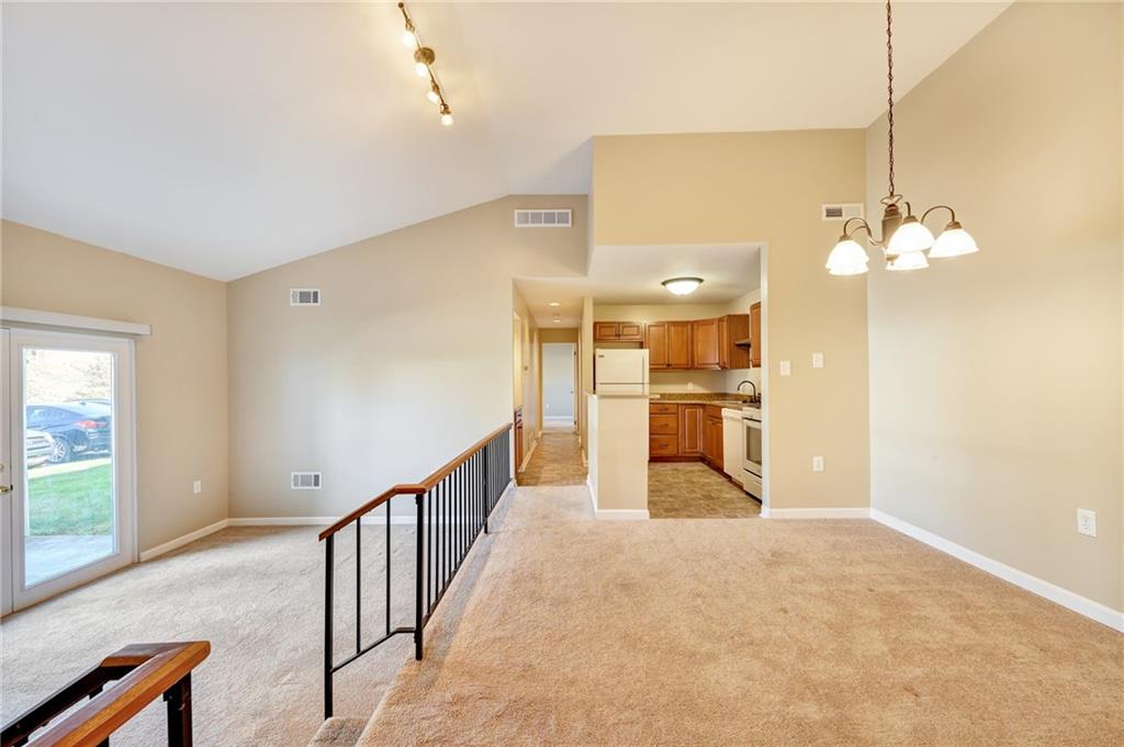 2205 Kenzie Road Pittsburgh, PA 15205 - Photo 2 of 18 Entry