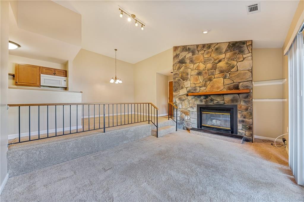 2205 Kenzie Road Pittsburgh, PA 15205 - Photo 3 of 18 Living Room