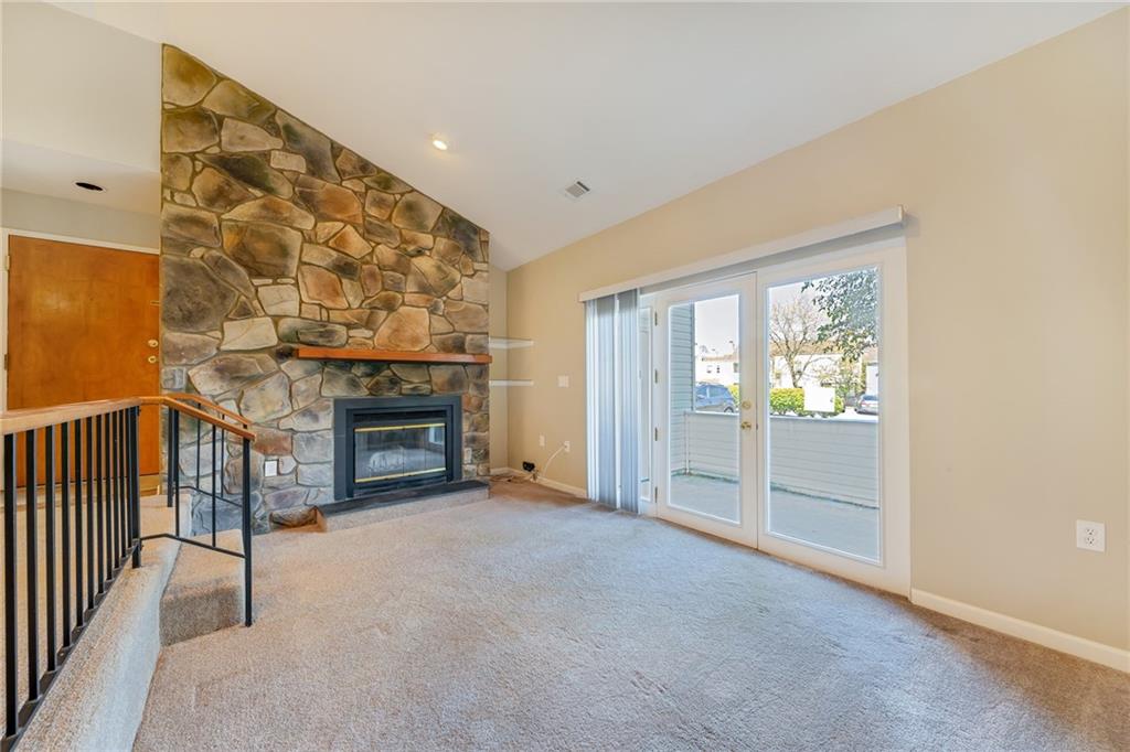 2205 Kenzie Road Pittsburgh, PA 15205 - Photo 4 of 18 Living Room