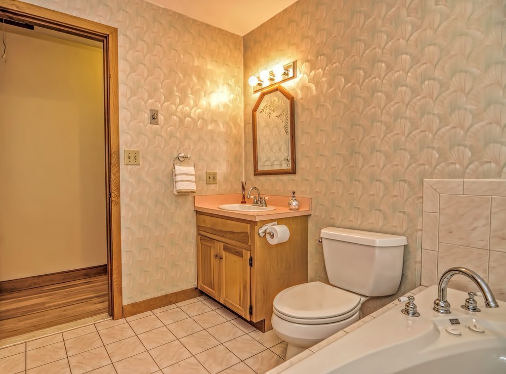 115 Moon Hill Road Northbridge, MA 01534 - Photo 14 of 27 Gallery Image 14