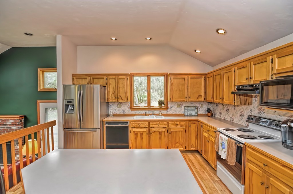115 Moon Hill Road Northbridge, MA 01534 - Photo 9 of 27 Gallery Image 9