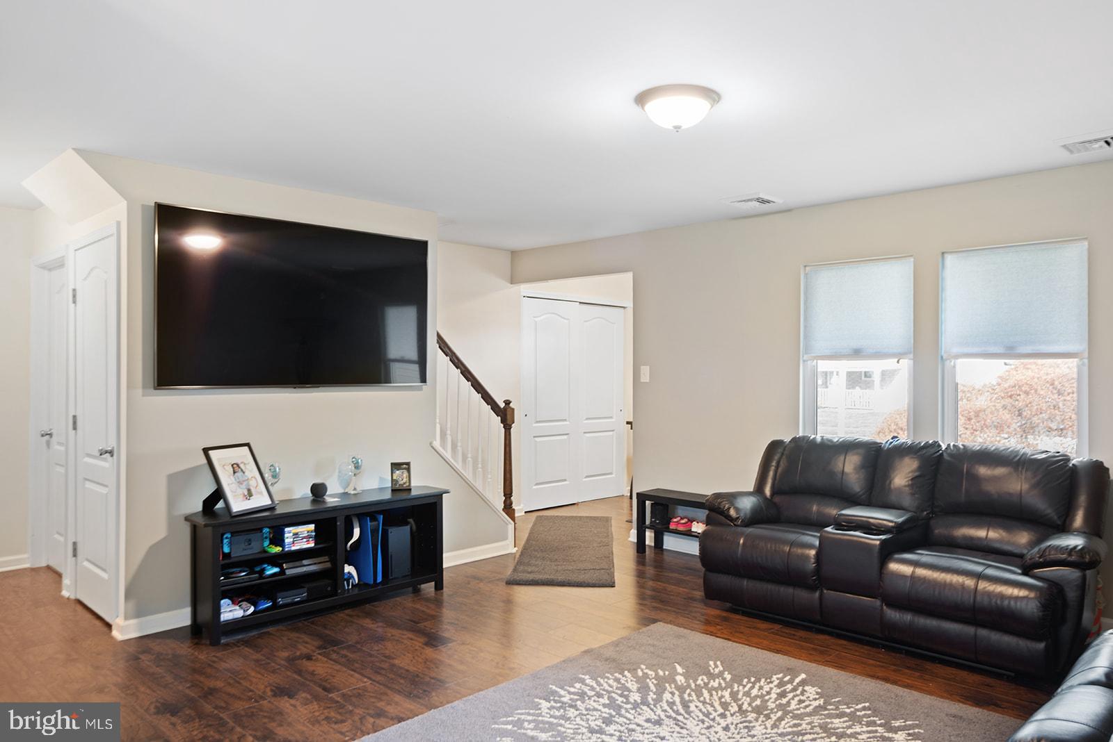 41 Misty Pine Road Levittown, PA 19056 - Photo 8 of 33 Gallery Image 8