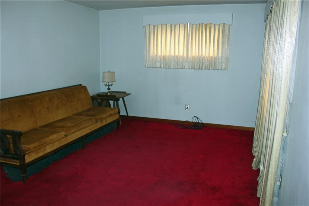 1825 Noblestown Road Pittsburgh, PA 15205 - Photo 5 of 18 Living Room