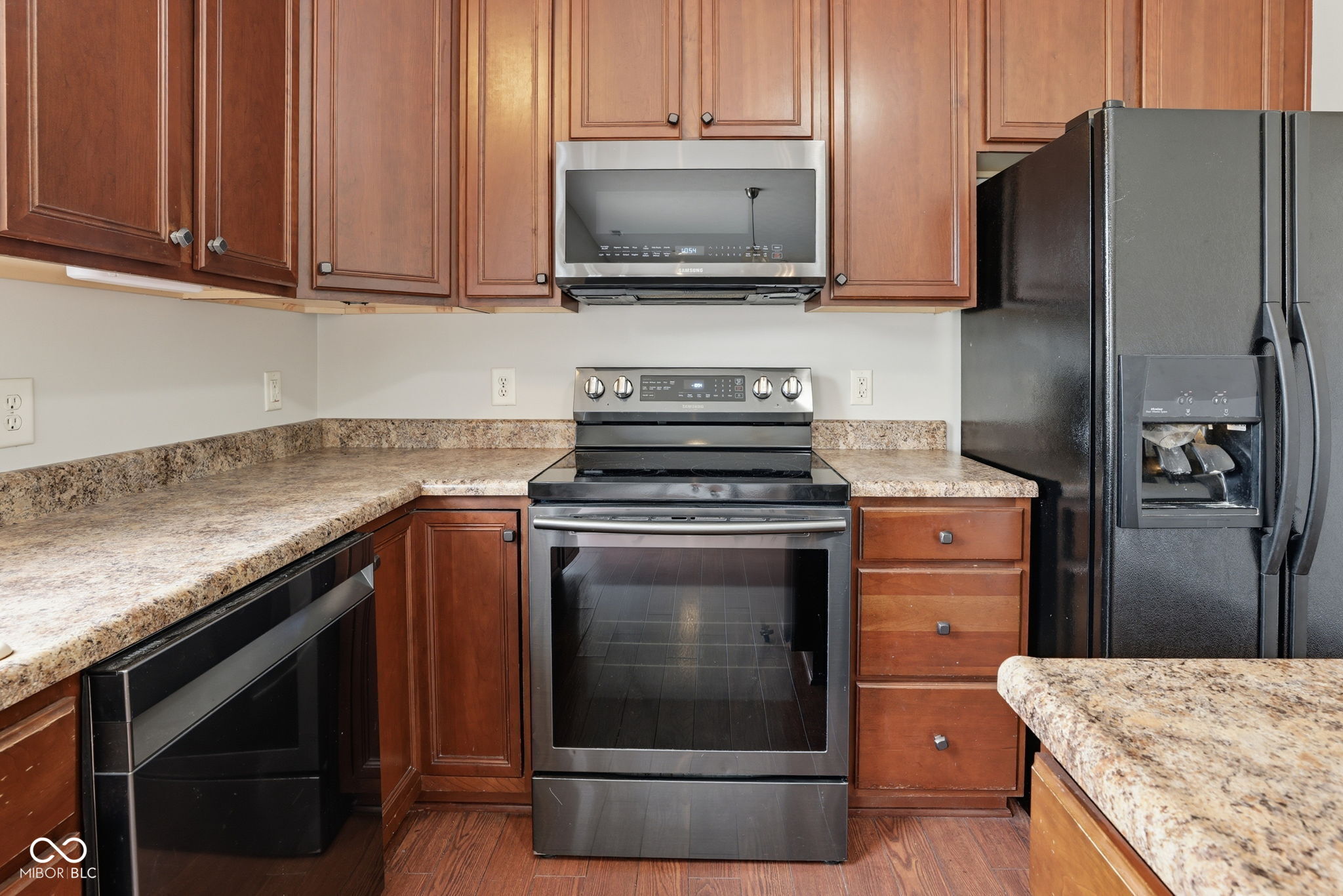 12446 Schoolhouse Road Fishers, IN 46037 - Photo 13 of 62