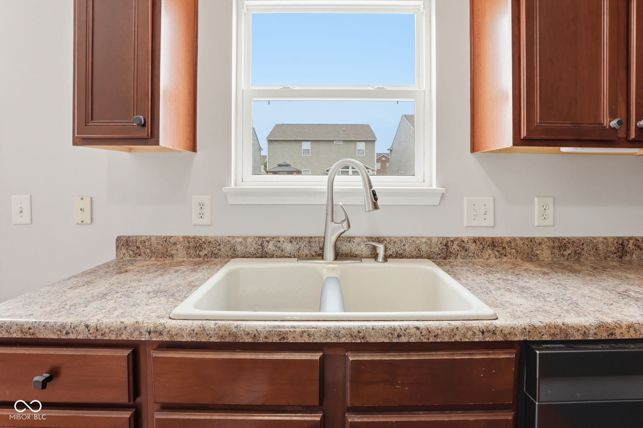 12446 Schoolhouse Road Fishers, IN 46037 - Photo 14 of 62