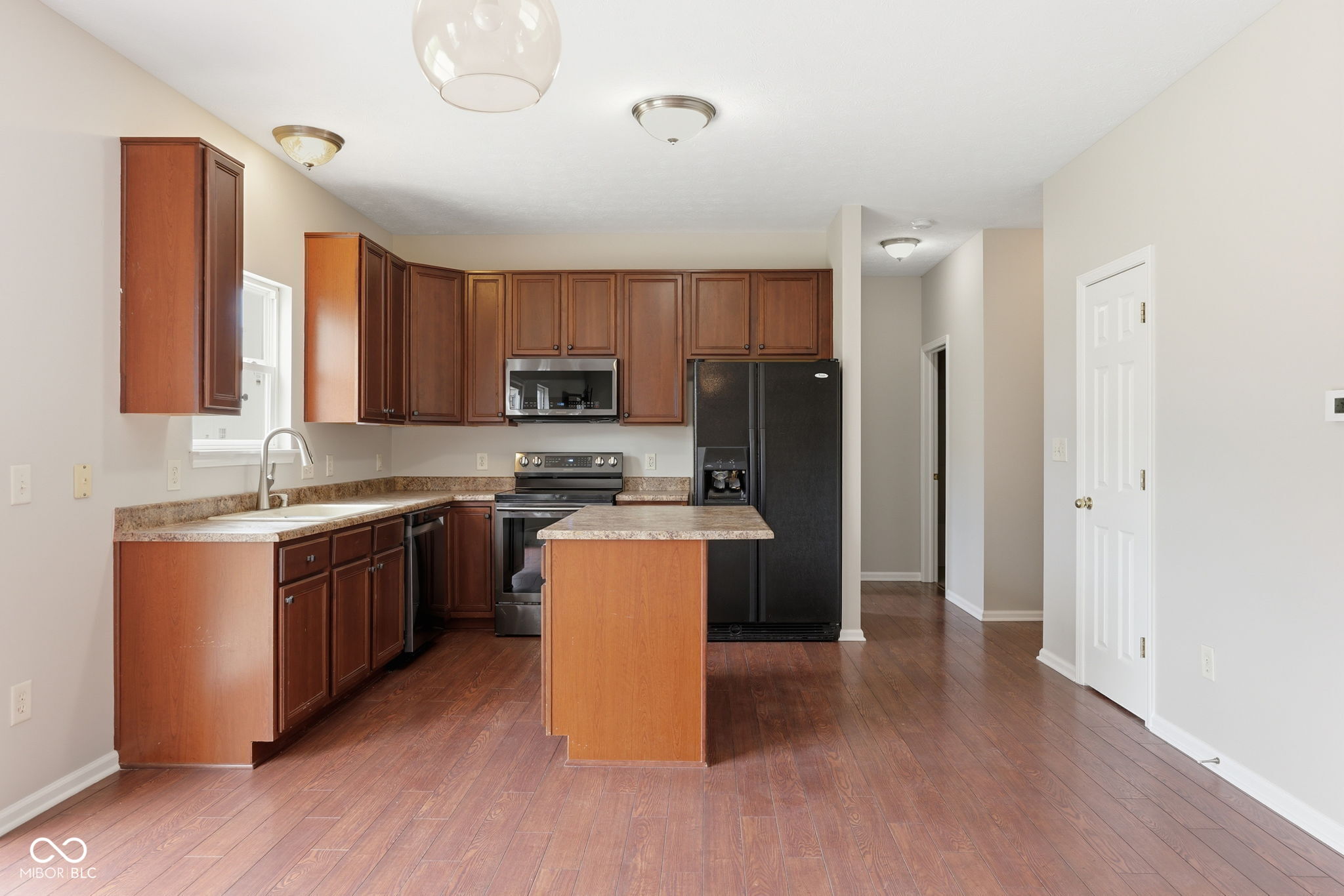 12446 Schoolhouse Road Fishers, IN 46037 - Photo 15 of 62