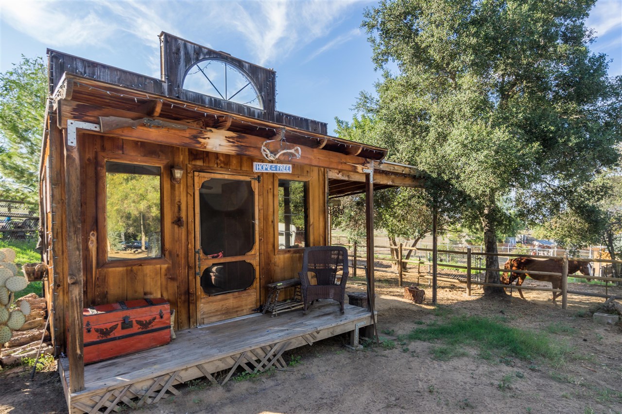451 Amigos Road Ramona, CA 92065 - Photo 9 of 25 Gallery Image 9