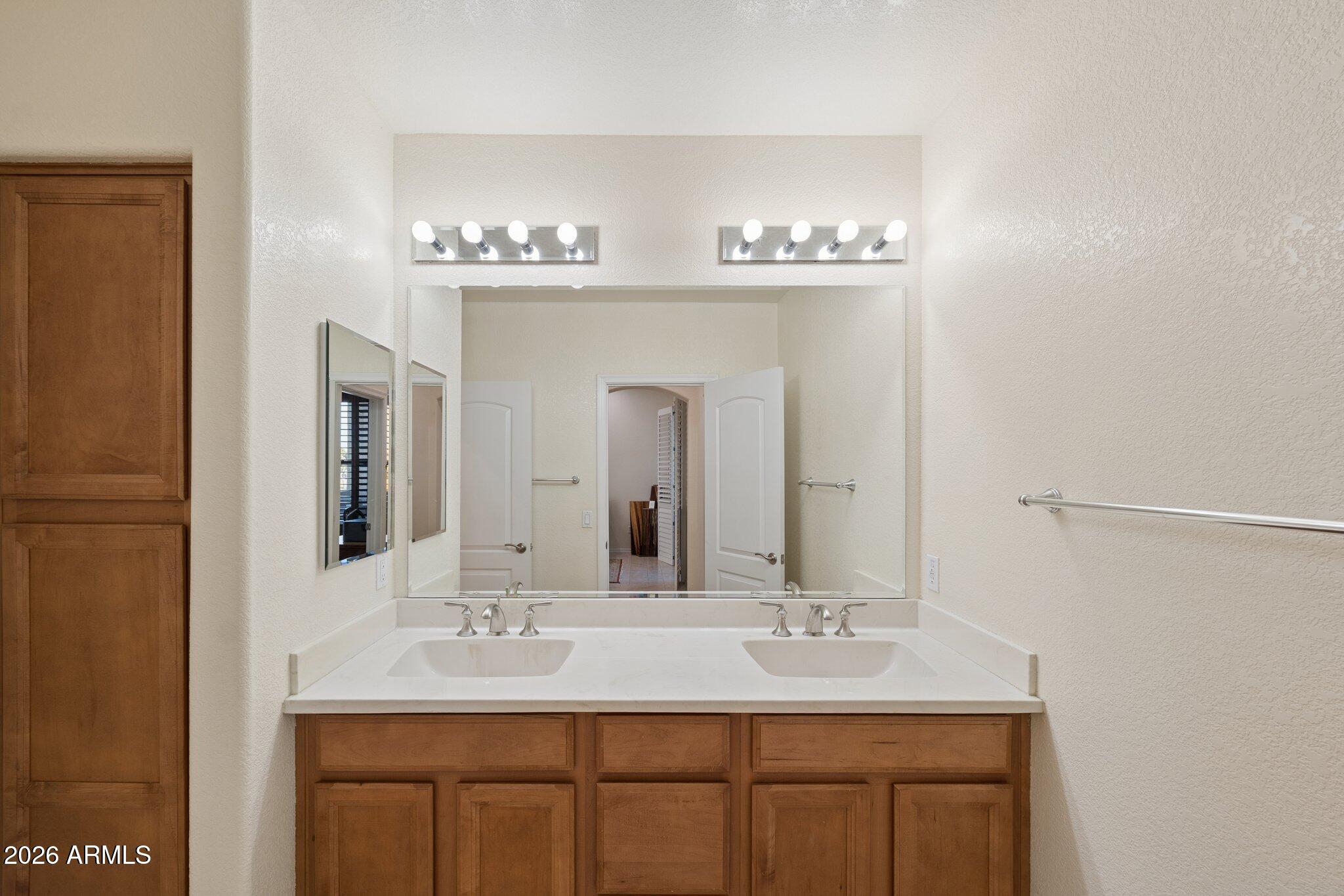 7027 North Scottsdale Road, Unit 250 Paradise Valley, AZ 85253 - Photo 21 of 38 24-web-or-mls-7027-n-scottsdale-rd-250