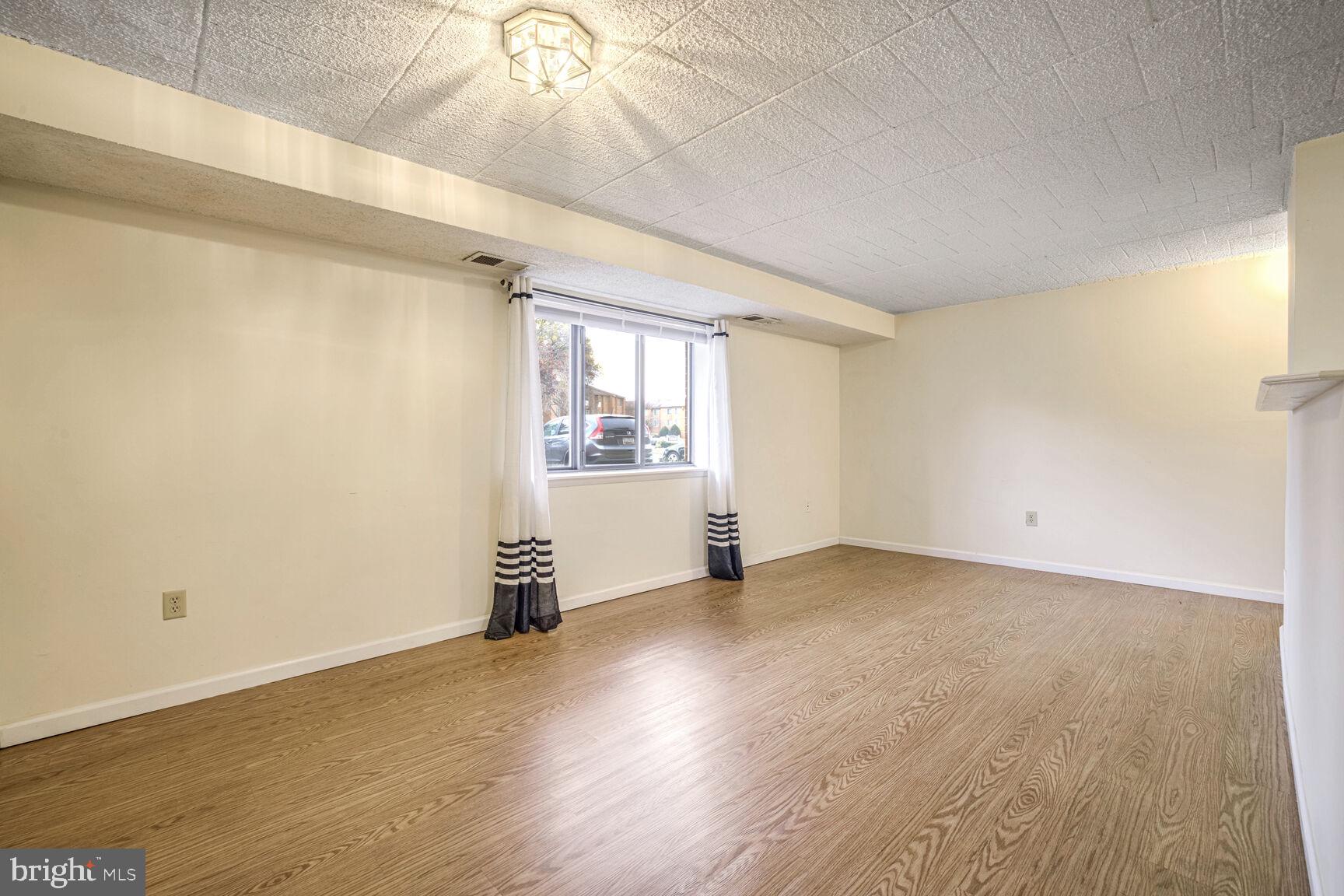 995 D Heather Ridge Drive, Unit 4D Frederick, MD 21702 - Photo 4 of 15