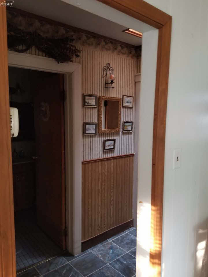 8452 North Clio Road Mount Morris, MI 48458 - Photo 15 of 23 21380103-14.JPG