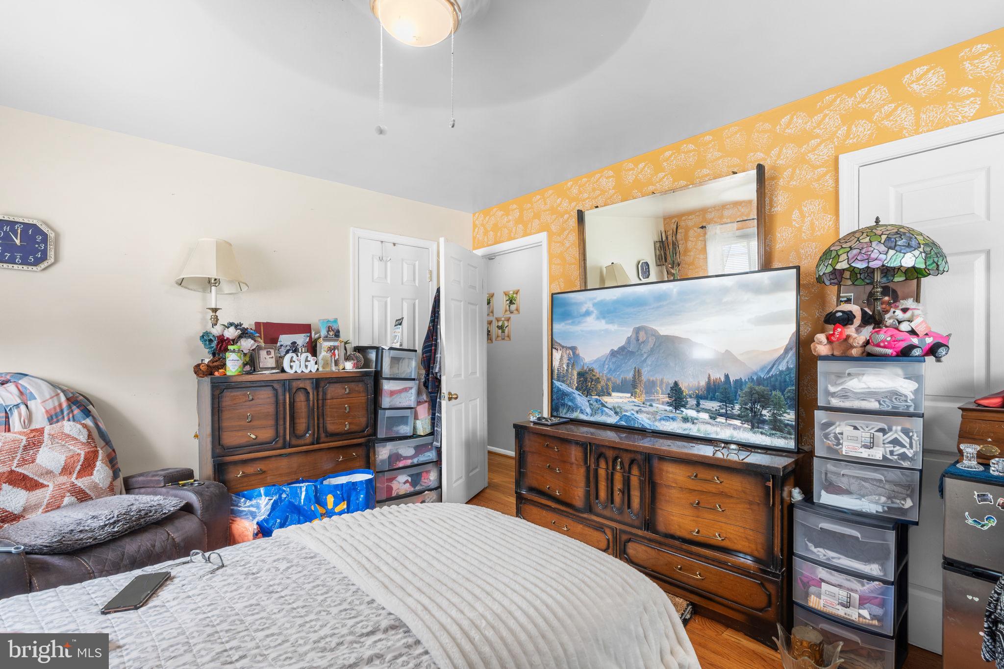 6816 Pepper Street Capitol Heights, MD 20743 - Photo 6 of 12 Cozy retreat with vibrant accents.