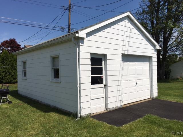 2130 Aster Road Bethlehem, PA 18018 - Photo 6 of 7 Gallery Image 6