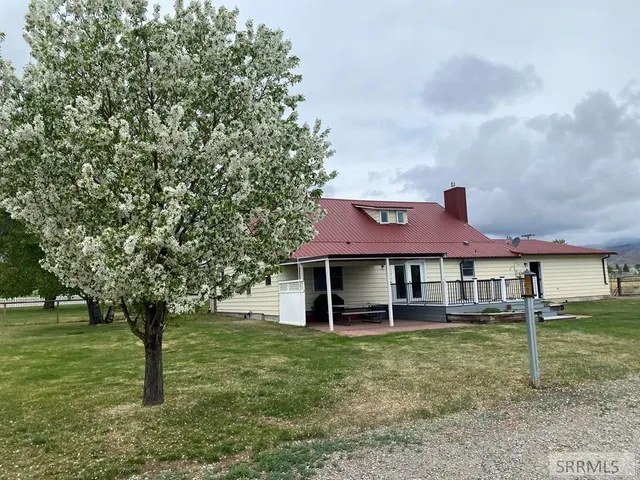 $673,500 | 3100 Challis Creek Road, Challis, ID 83226