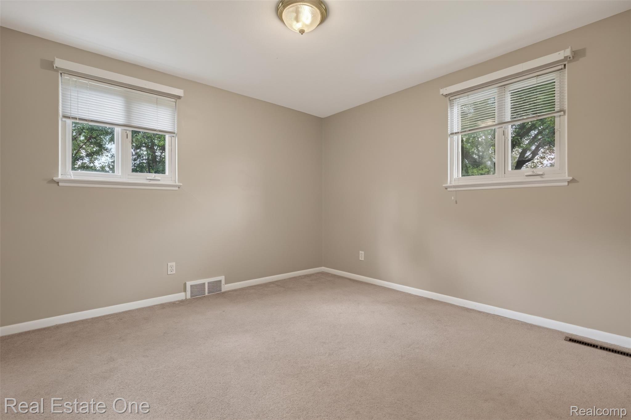 10379 Hegel Road Goodrich, MI 48438 - Photo 34 of 70 35) Upstairs Bedroom 4.jpg