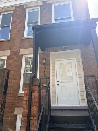 $3,100 | 2719 West Augusta Boulevard, Unit 1, Chicago, IL 60622