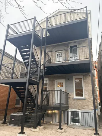 $3,100 | 2719 West Augusta Boulevard, Unit 1, Chicago, IL 60622
