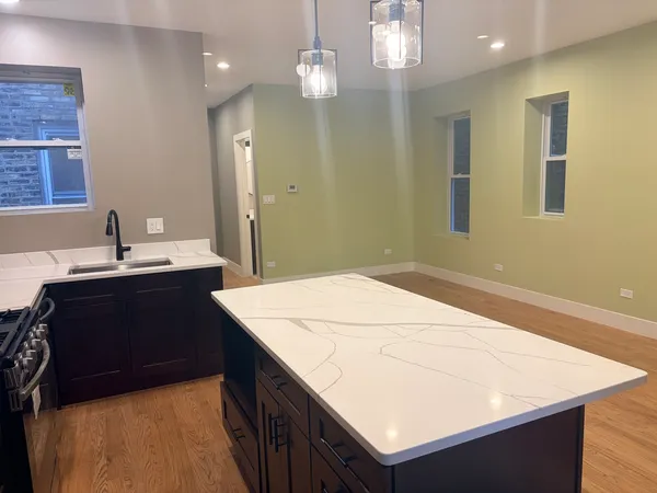 $3,100 | 2719 West Augusta Boulevard, Unit 1, Chicago, IL 60622