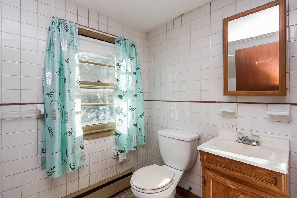 116 Narragansett Street Springfield, MA 01107 - Photo 18 of 24 Gallery Image 18