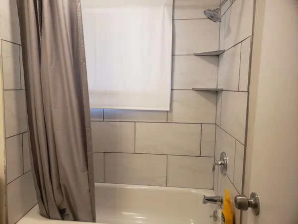$1,250 | 602 Elm Avenue, Unit B, Roanoke, VA 24016