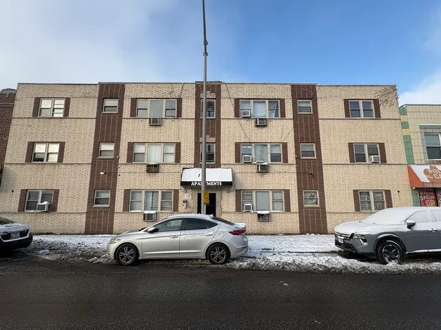 $1,200 | 1930 South Cicero Avenue, Unit 213, Cicero, IL 60804