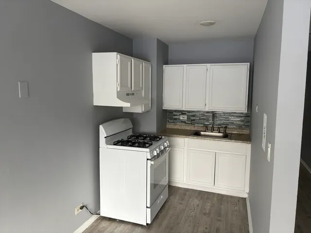 $1,200 | 1930 South Cicero Avenue, Unit 213, Cicero, IL 60804