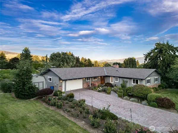 $850,000 | 3275 Burch Mountain Road, Wenatchee, WA 98801