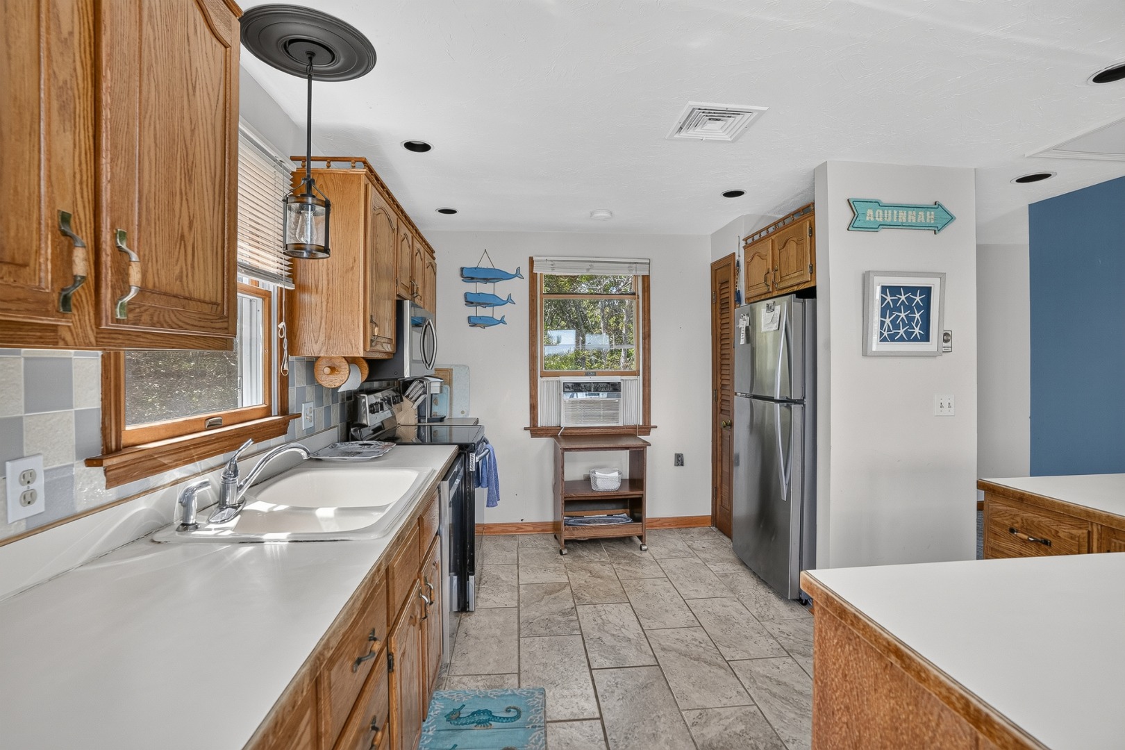 12 Lobsterville Road Aquinnah, MA 02535 - Photo 17 of 28