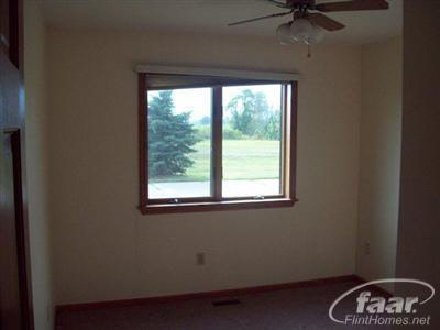 10419 Reid Road Swartz Creek, MI 48473 - Photo 8 of 9 20217004-7.JPG