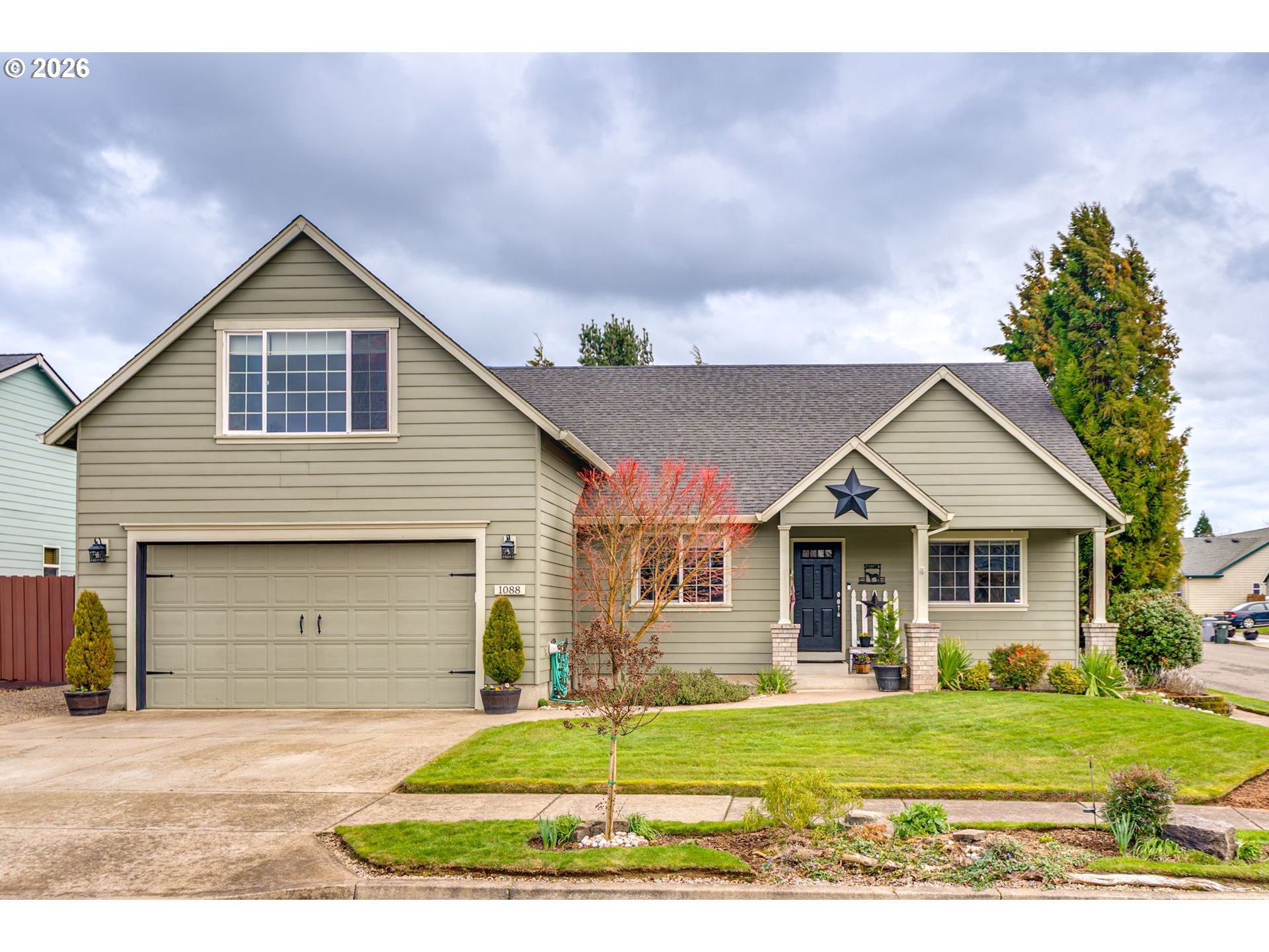 1088 South Sycamore Street Canby, OR 97013 - Photo 1 of 41