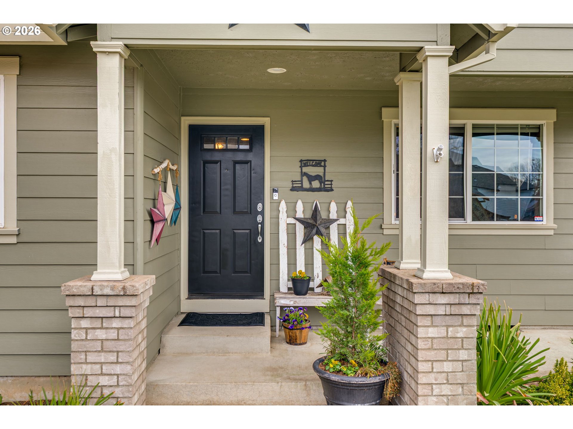 1088 South Sycamore Street Canby, OR 97013 - Photo 2 of 41 Entrance/Foyer