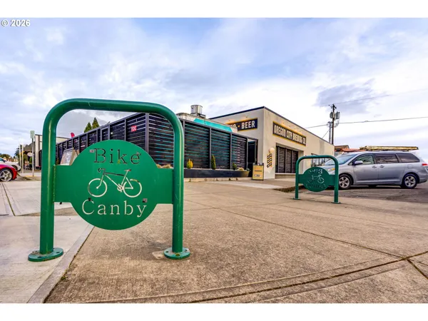 $619,900 | 1088 South Sycamore Street, Canby, OR 97013