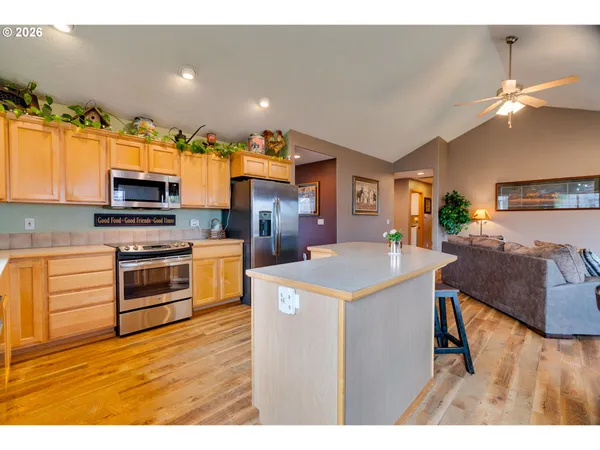 $619,900 | 1088 South Sycamore Street, Canby, OR 97013