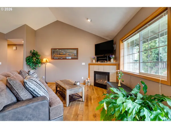 $619,900 | 1088 South Sycamore Street, Canby, OR 97013