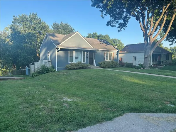 $229,900 | 1905 North 31st Street, St. Joseph, MO 64506