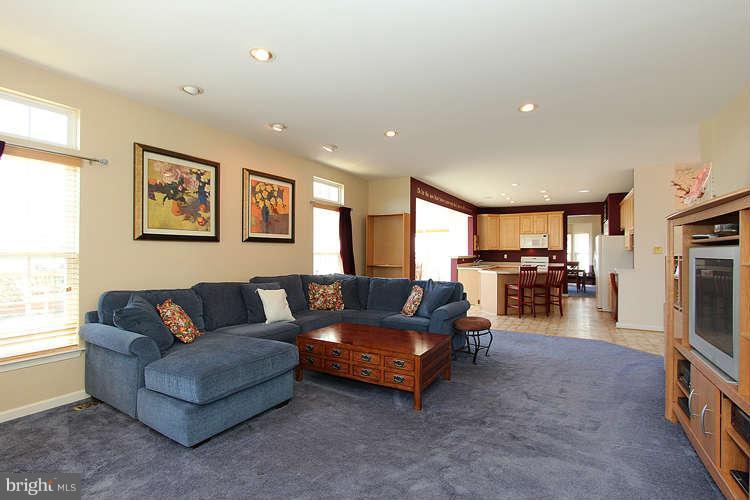 14204 Autumn Gold Road Boyds, MD 20841 - Photo 12 of 29 Family Room