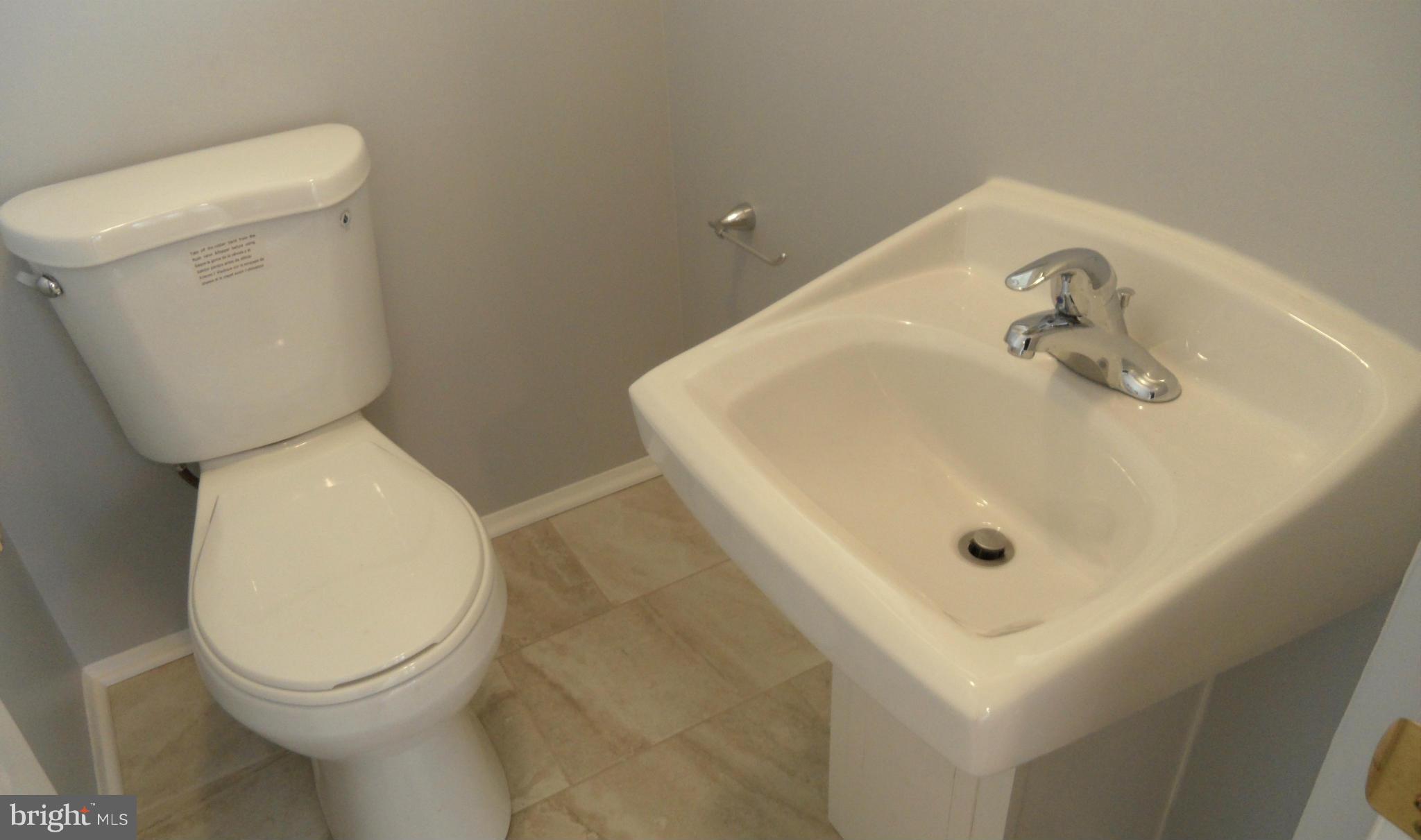 6909 Blanche Road Baltimore, MD 21215 - Photo 13 of 27 Bath