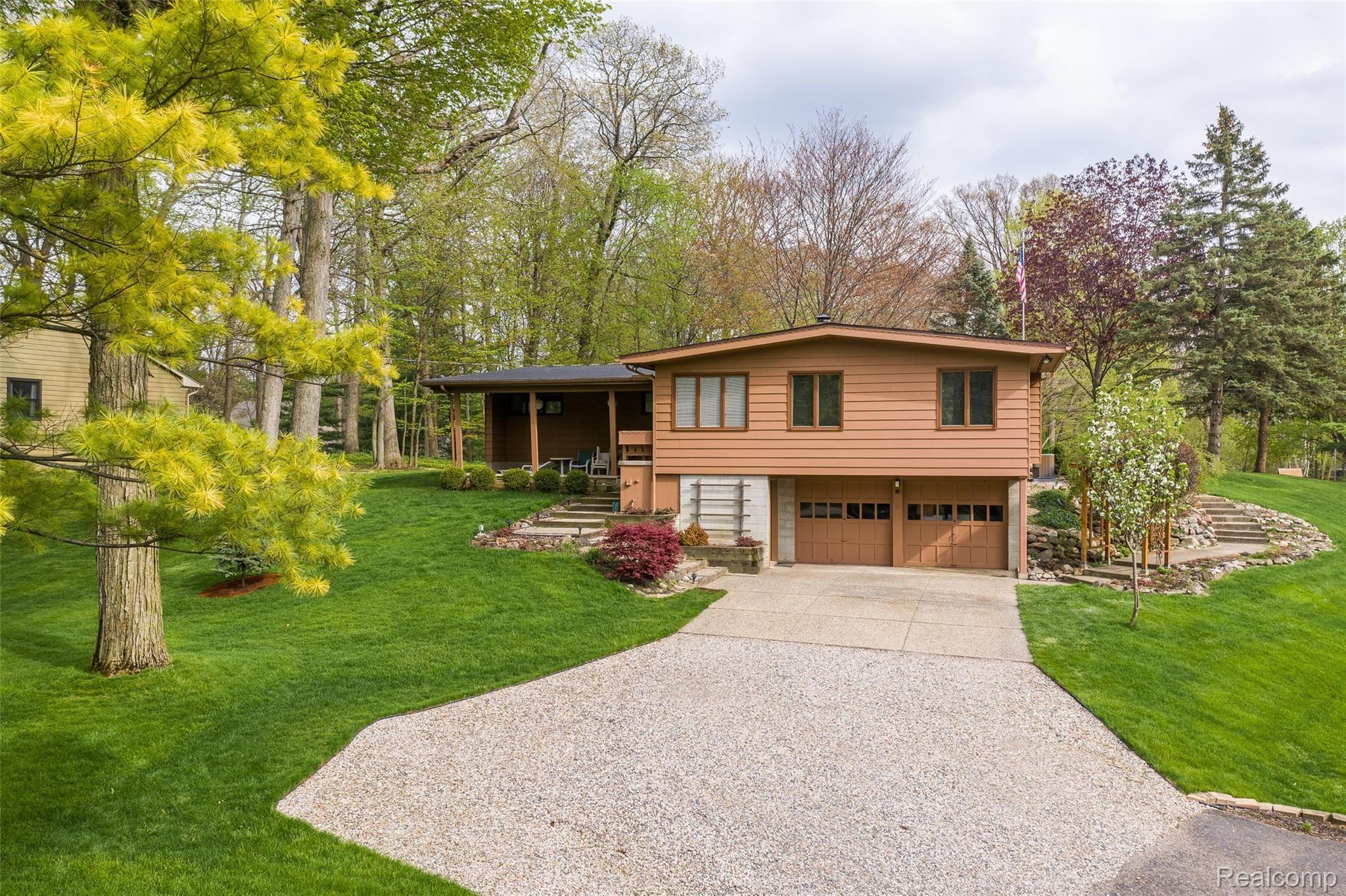 1526 Rochingham Drive Rochester, MI 48309 - Photo 1 of 30 1526 Rochingham-1.jpg