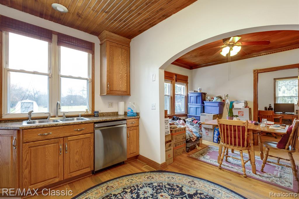 17373 Ridge Road Northville, MI 48168 - Photo 10 of 31