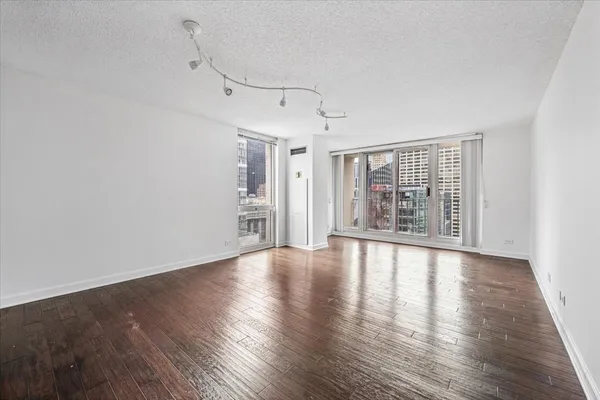 $3,200 | 200 North Dearborn Street, Unit 2502, Chicago, IL 60601