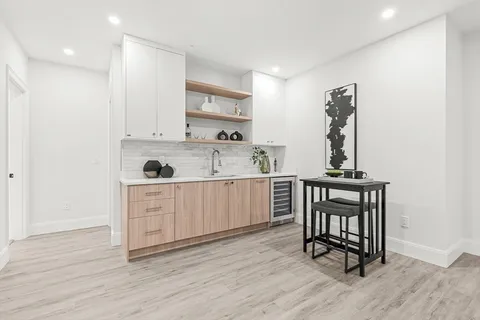 $3,285,000 | 8 Oakdale Avenue, Wellesley, MA 02482
