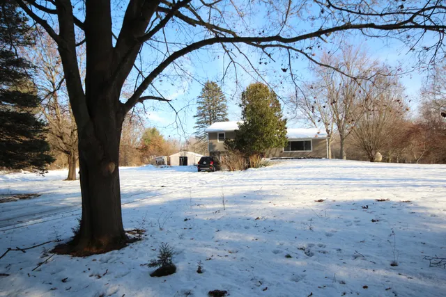 $299,900 | 3790 Kimble Lake Drive, Vicksburg, MI 49097