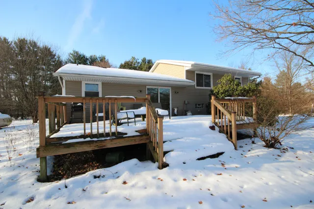 $299,900 | 3790 Kimble Lake Drive, Vicksburg, MI 49097