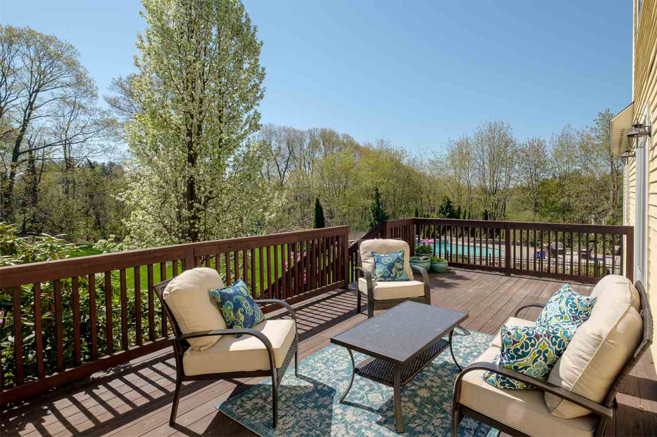 5 Squire Way Stratham, NH 03885 - Photo 4 of 39 Gallery Image 4